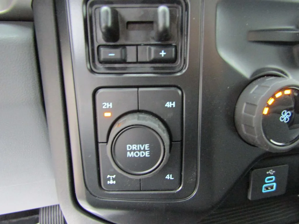 New 2026 Agate Black Metallic Ford F-350® XLT image 25