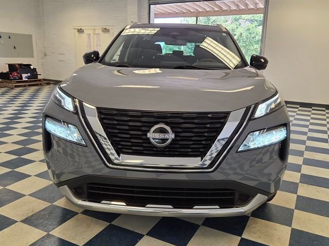 Used 2023 Gray Nissan Platinum image 2