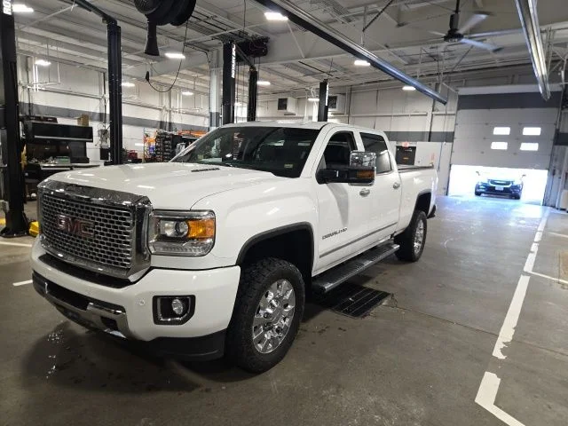 Used 2016 White GMC Denali image 9