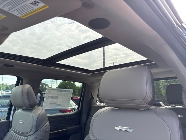 New 2026 Star White Metallic Tri-Coat Ford Platinum image 31