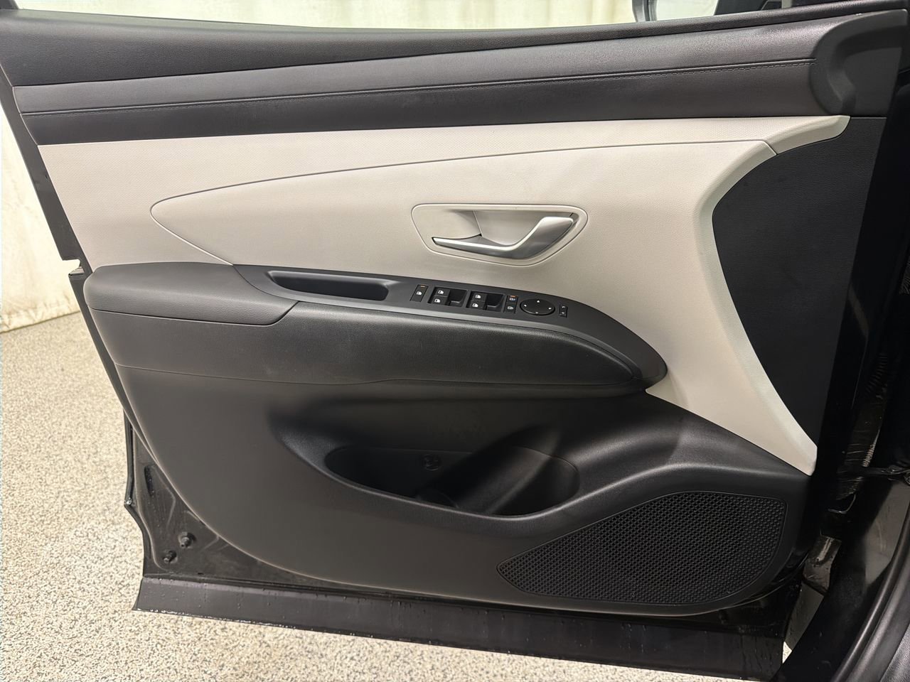 Certified Used 2025 Phantom Black Hyundai SEL image 17