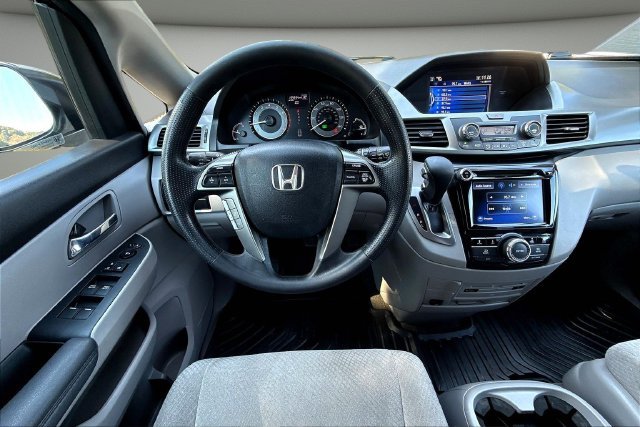 Used 2016 Gray Honda SE image 10
