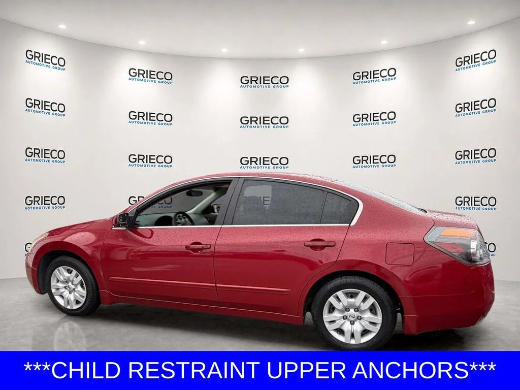 Used 2009 Red Nissan 2.5 S image 5