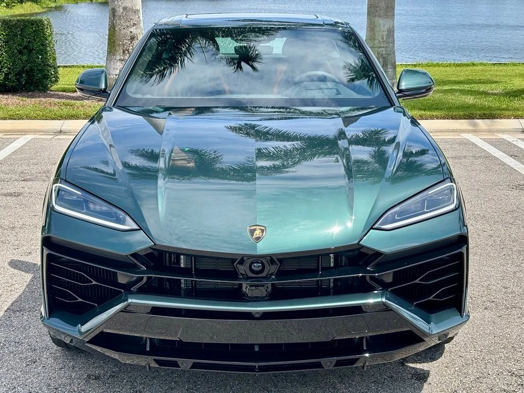 New 2026 Vl/Verde Lares Lamborghini SE image 2