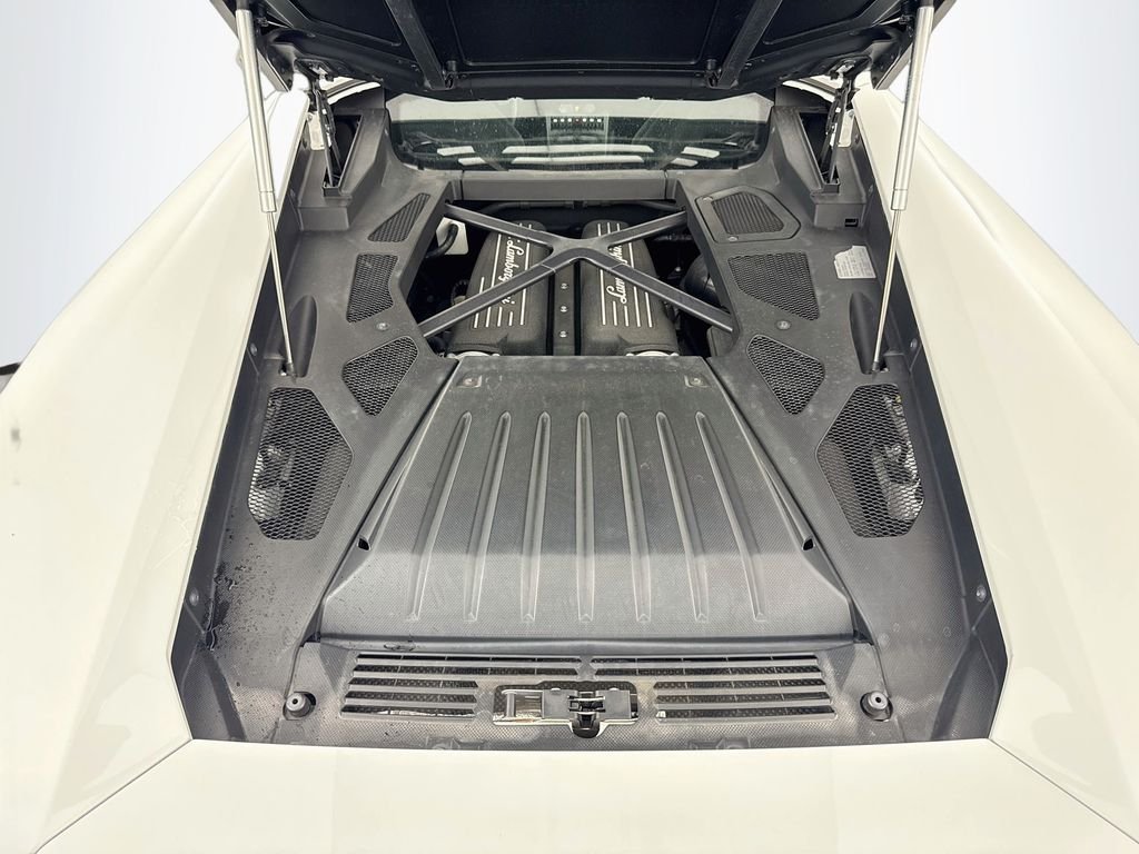 Used 2017 White Lamborghini LP580-2 image 26