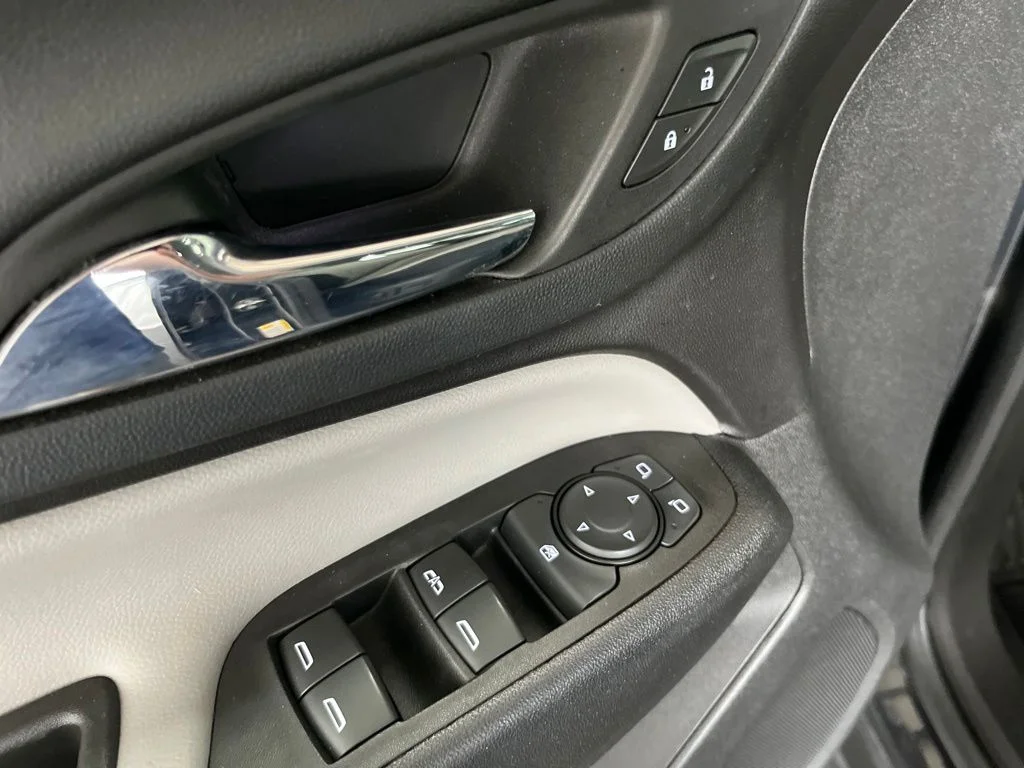 Used 2022 Gray Chevrolet LS image 4