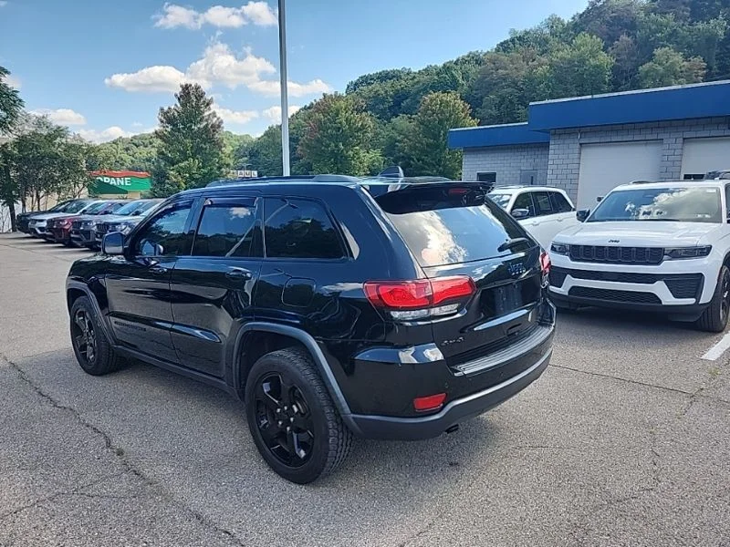 Used 2019 Black Jeep Laredo image 6