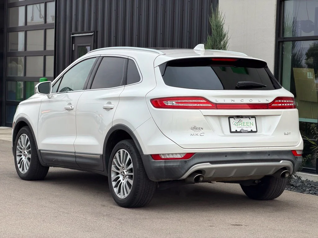 Used 2018 White Lincoln Reserve image 3
