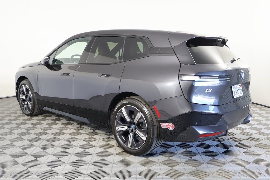 Used 2024 Dark Graphite BMW xDrive50 image 6