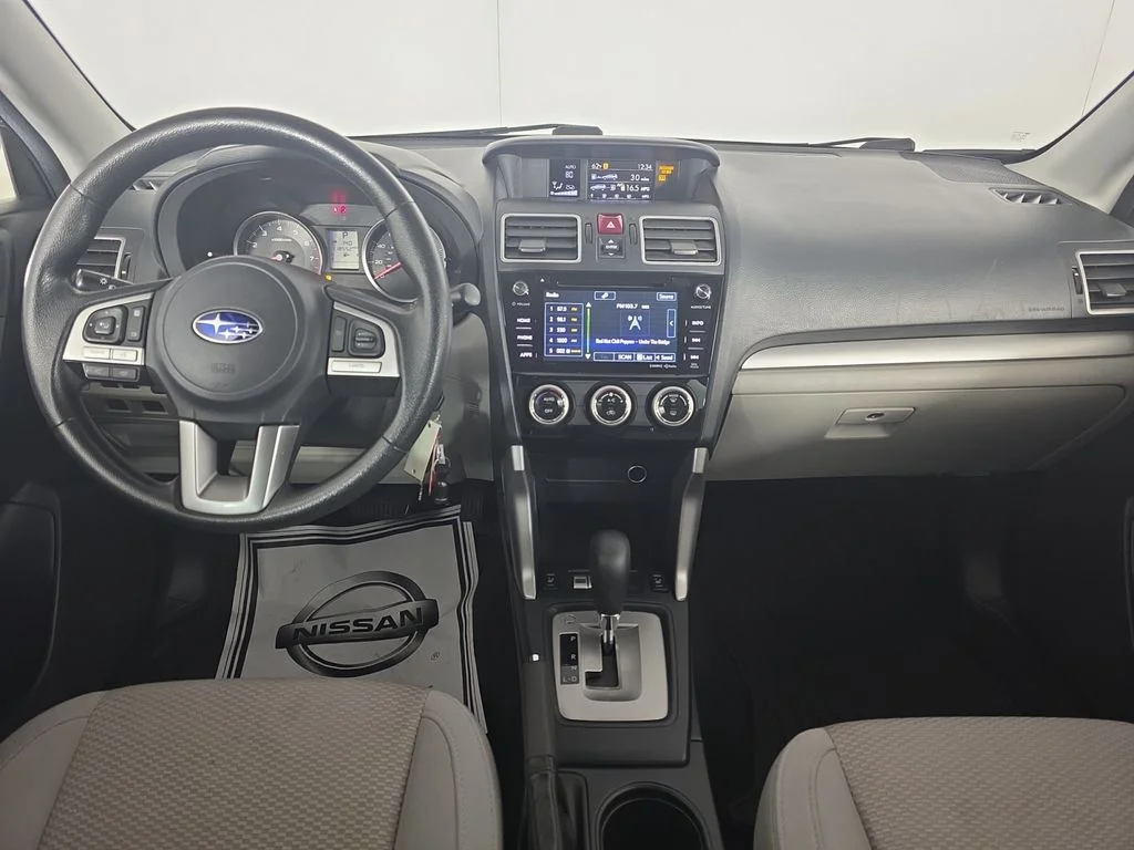 Used 2018 Dark Gray Metallic Subaru 2.5i Premium image 15