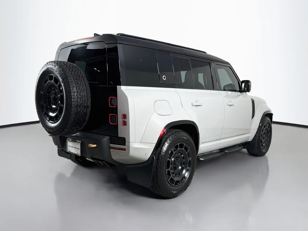 Used 2026 Borasco Gray Metallic Land Rover OCTA image 5