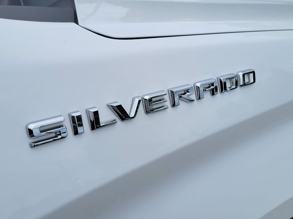Used 2022 Summit White Chevrolet LT image 6