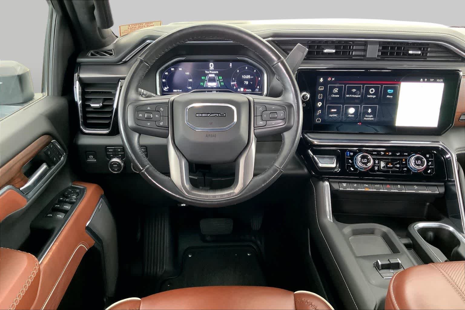 Used 2025 White Frost Tricoat GMC Denali Ultimate image 6