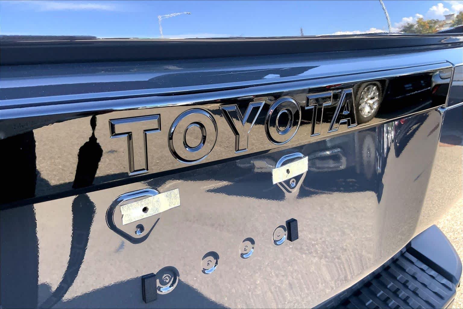 2025 Toyota Land Cruiser Base - Photo 10