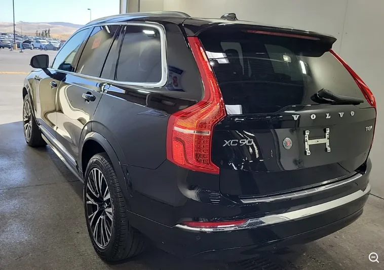 Used 2025 Black Volvo T8 Plus image 2