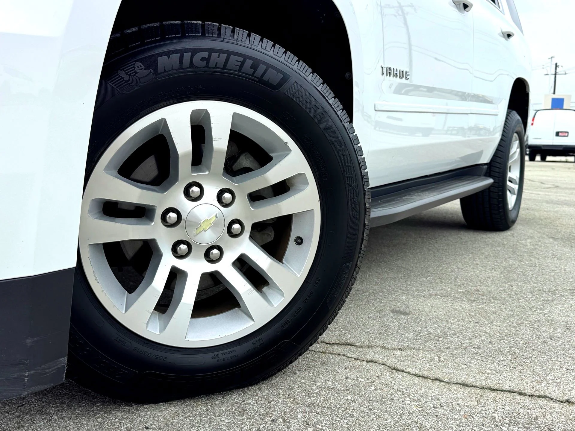 Used 2018 Chevrolet Tahoe LS with VIN 1GNSCAKC3JR126323 for sale in Hutto, TX