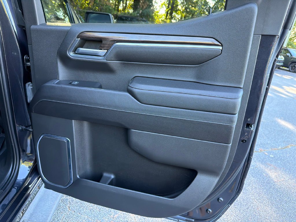 2023 Chevrolet Silverado 1500 RST - Photo 16