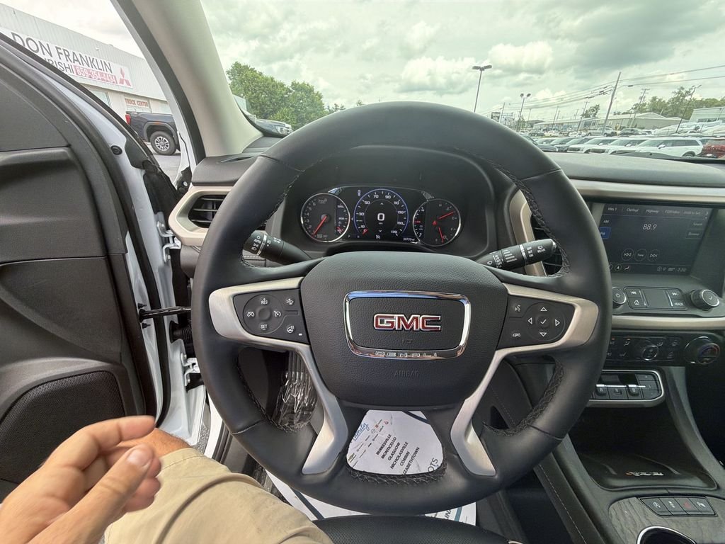 Used 2023 White GMC Denali image 14
