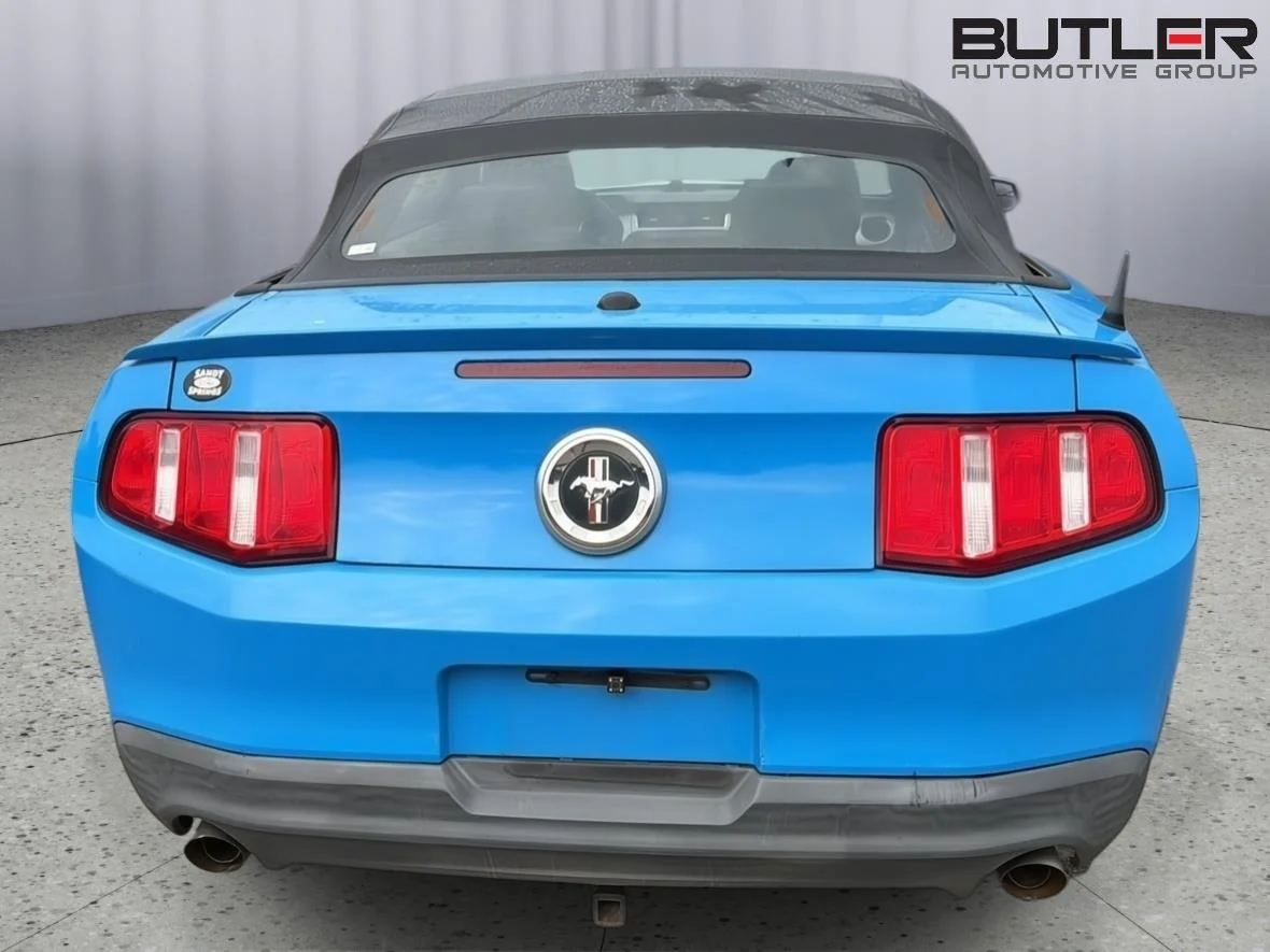 Used 2012 Grabber Blue Ford V6 Premium image 9