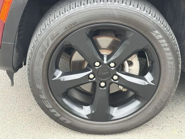 Used 2023 Red Jeep Altitude X image 8