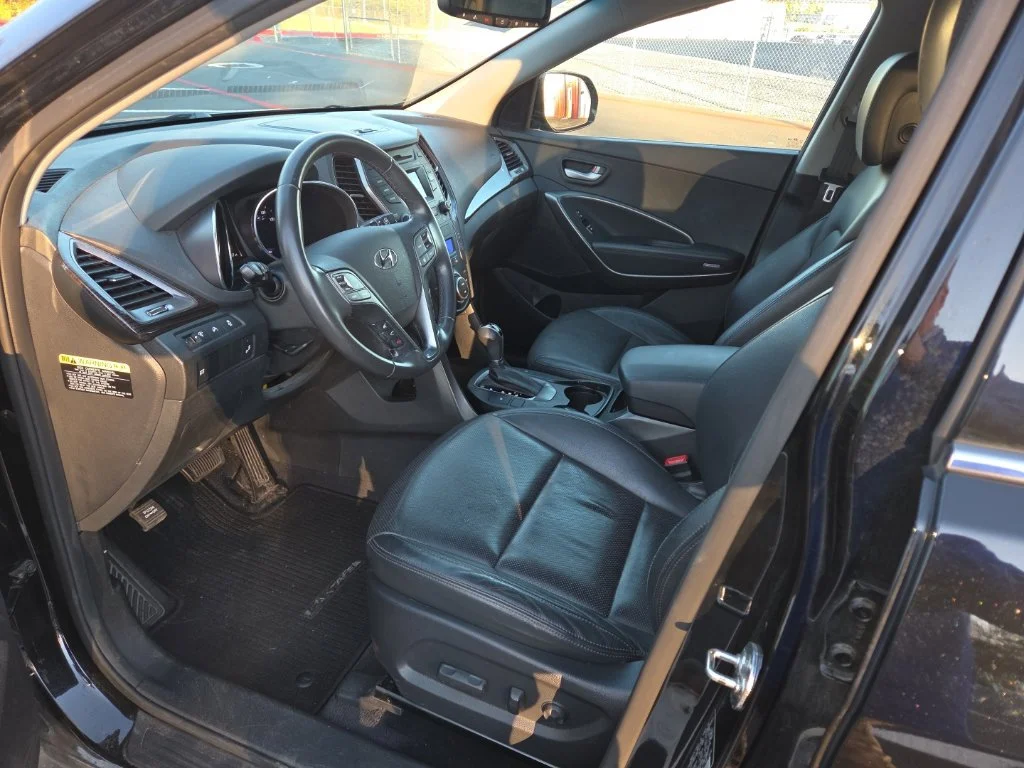 Used 2016 Black Hyundai SE image 21