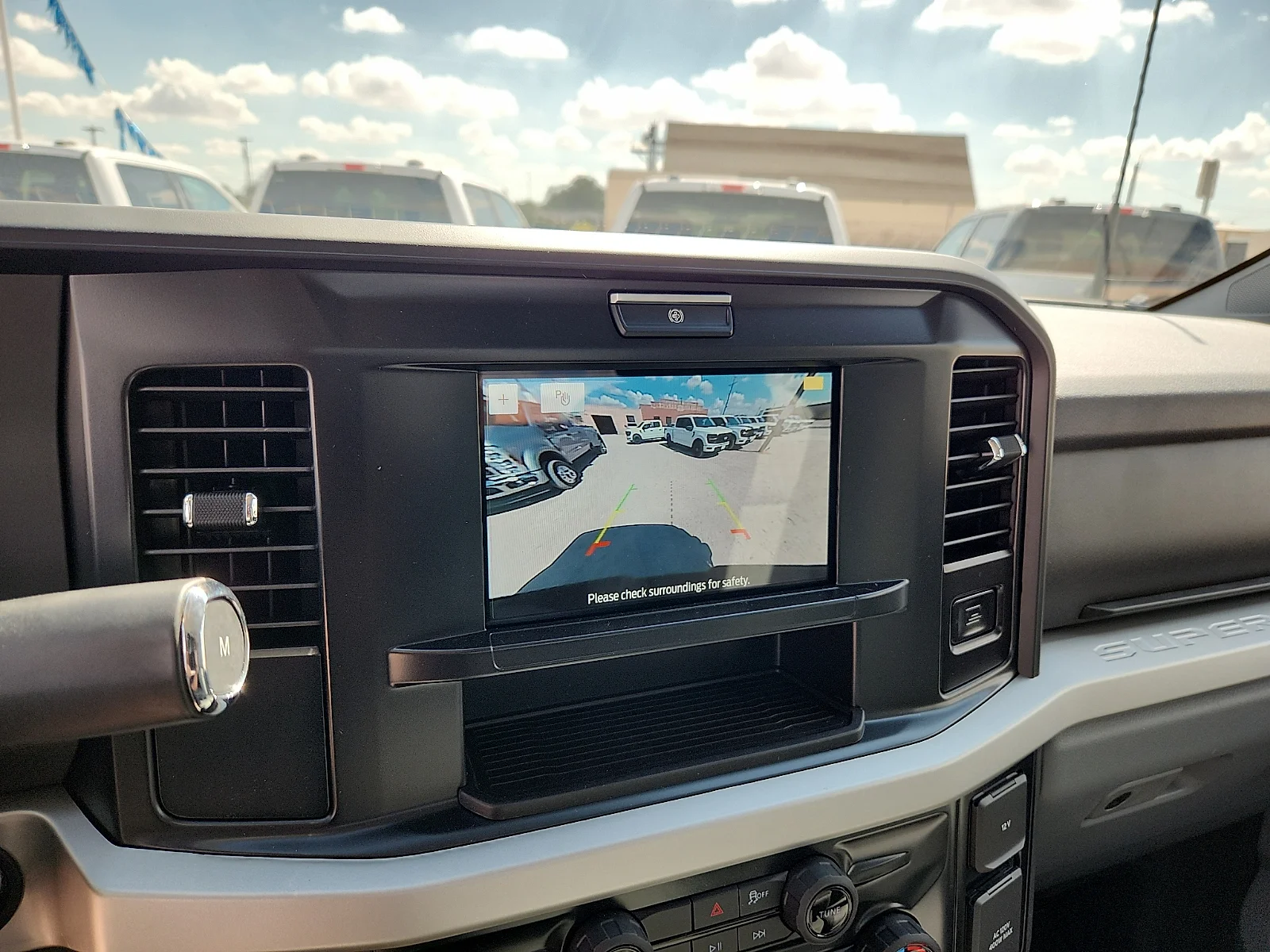 New 2027 Oxford White Ford XLT image 23