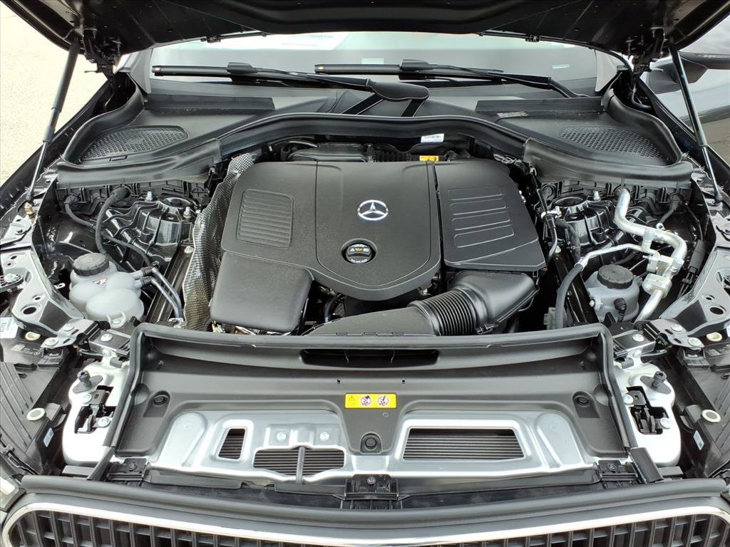 Used 2026 Graphite Grey Metallic Mercedes-Benz GLC 300 image 10