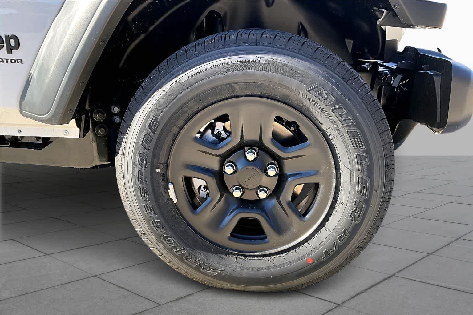 New 2026 Bright White Clear-Coat Exterior Paint Jeep Sport image 12