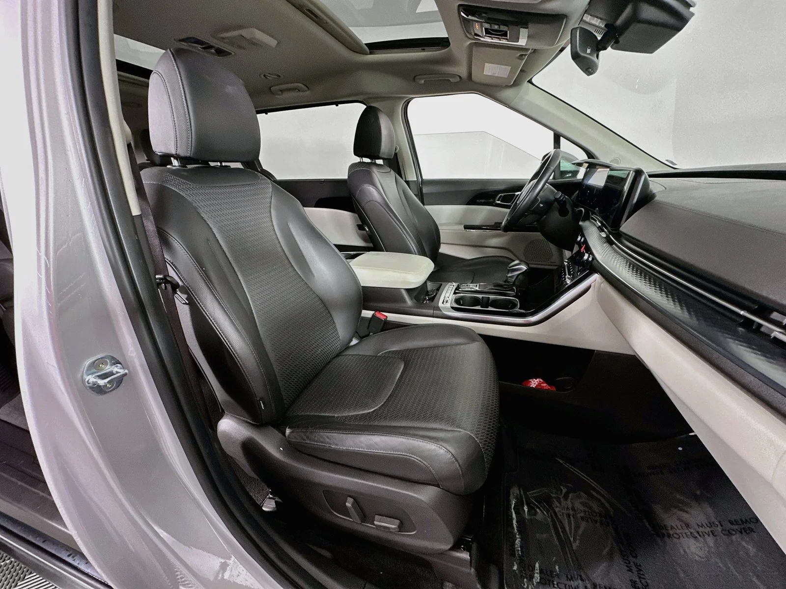 Used 2022 Ceramic Silver Kia SX Prestige image 30