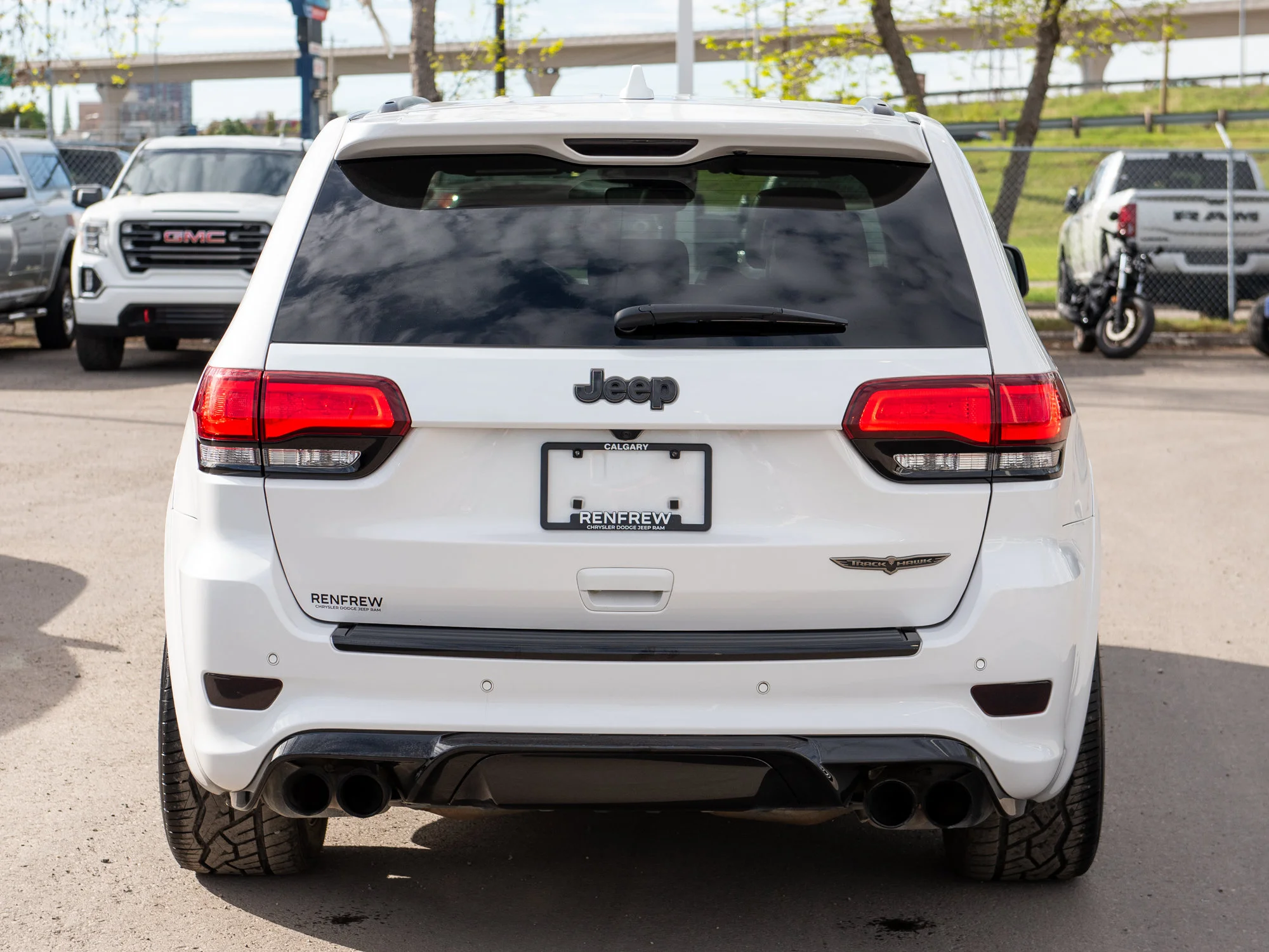 Used 2018 White Jeep Trackhawk * No Accidents | 707 HP | V8 Supercharged | Brembo | Trailer Tow | Heated/Vented Seats image 17