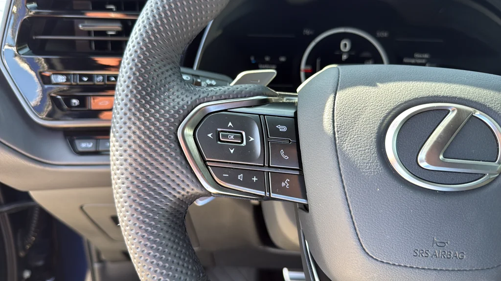Used 2026  Lexus 500h F SPORT Performance Premium image 31