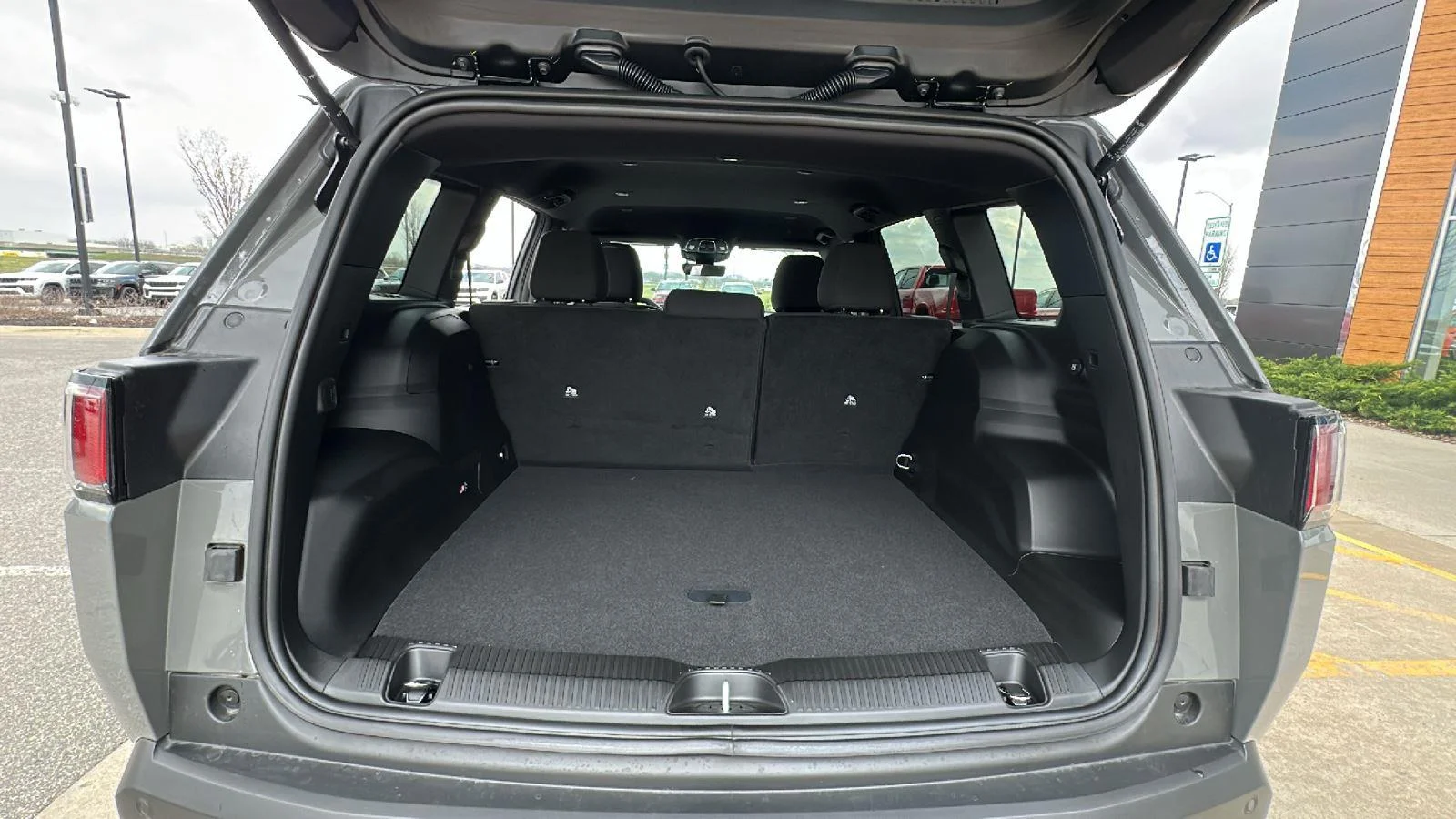New 2026 Sting-Gray Clearcoat Jeep Laredo image 28