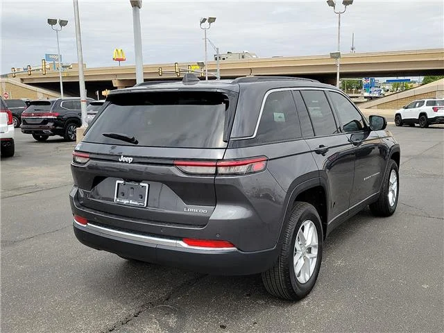 Used 2025 Baltic Gray Metallic Clearcoat Jeep Laredo 4x2 image 3