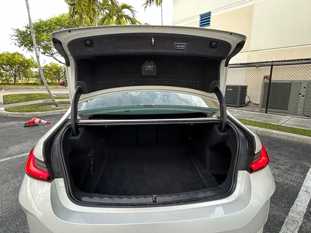 Used 2025 White BMW 330i image 39