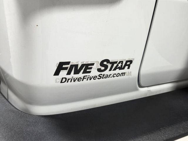 Used 2025 White Jeep Sport image 9