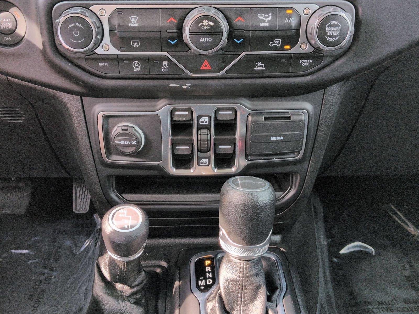 Used 2023 Black Clearcoat Jeep Sport S image 28