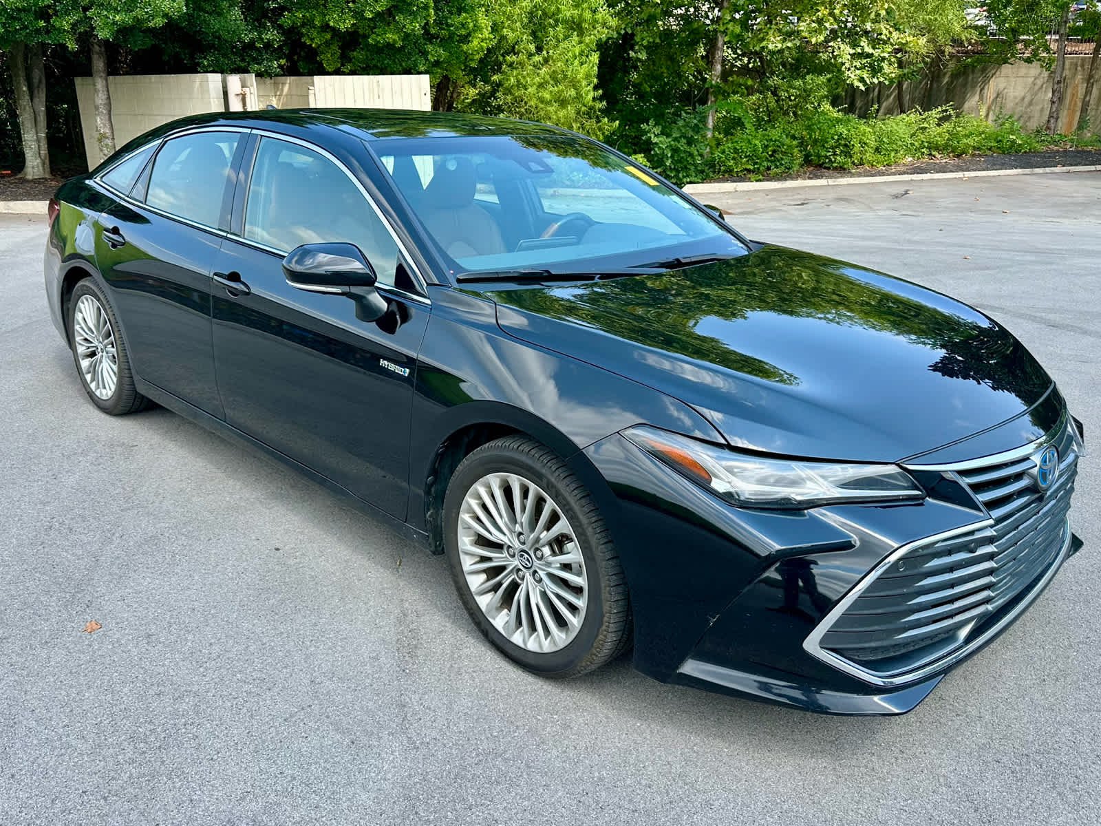 Used 2020 Midnight Black Metallic Toyota Hybrid Limited image 3