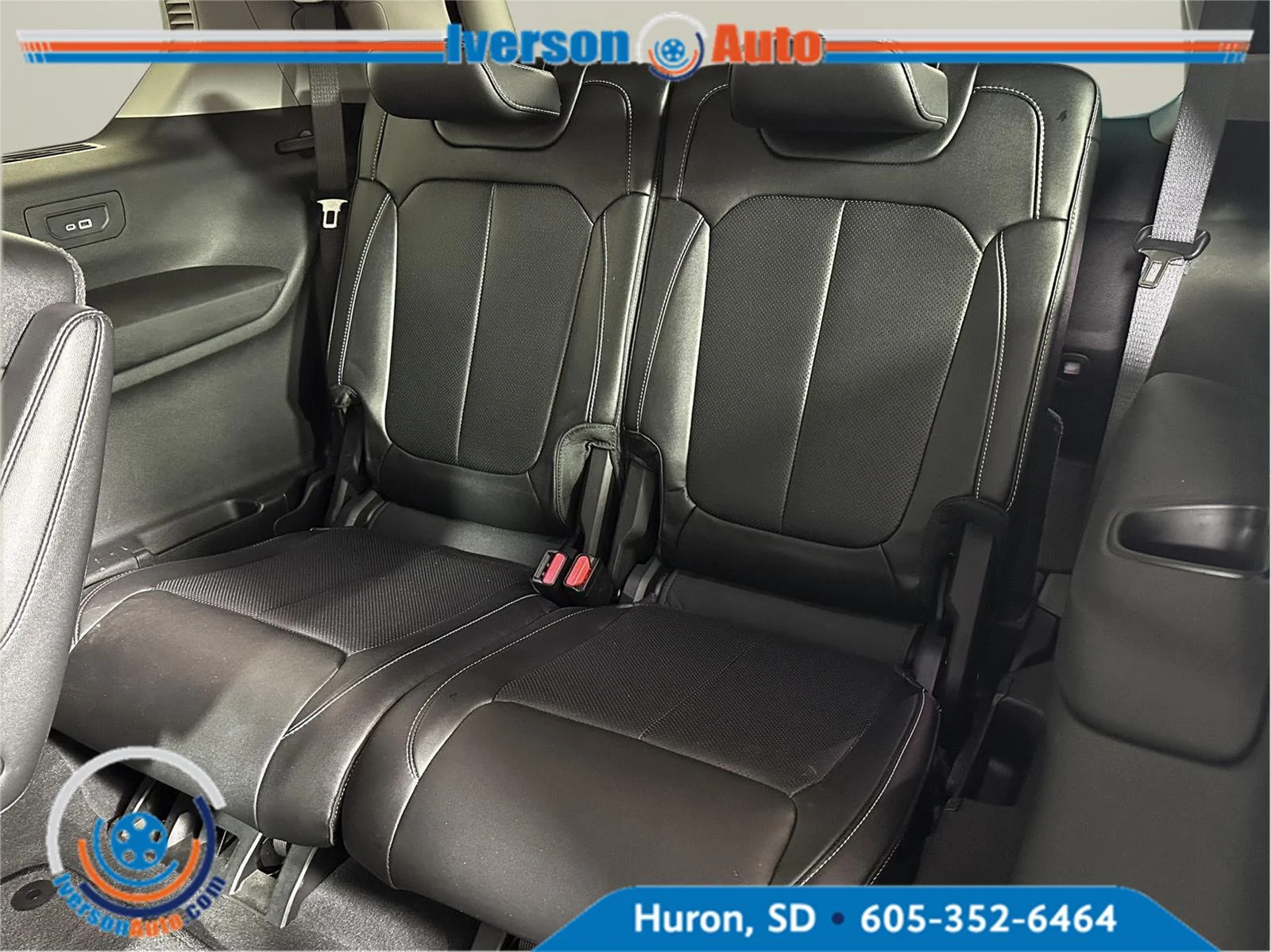 Used 2024 Midnight Sky Jeep Limited image 25