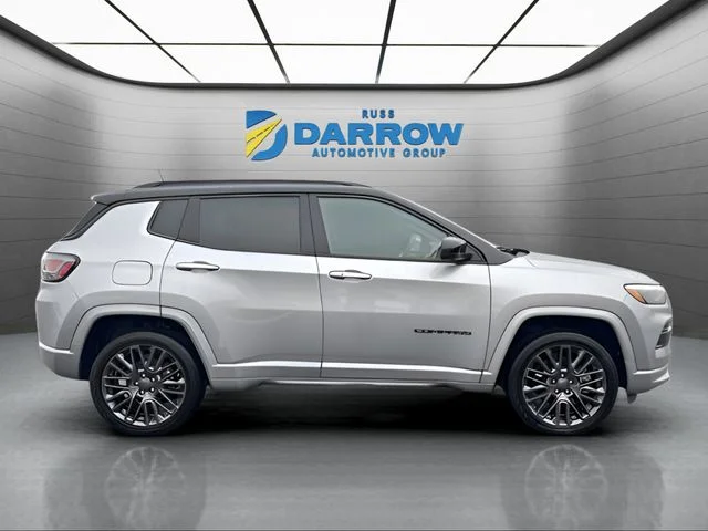 Used 2023 Silver Jeep Limited image 6