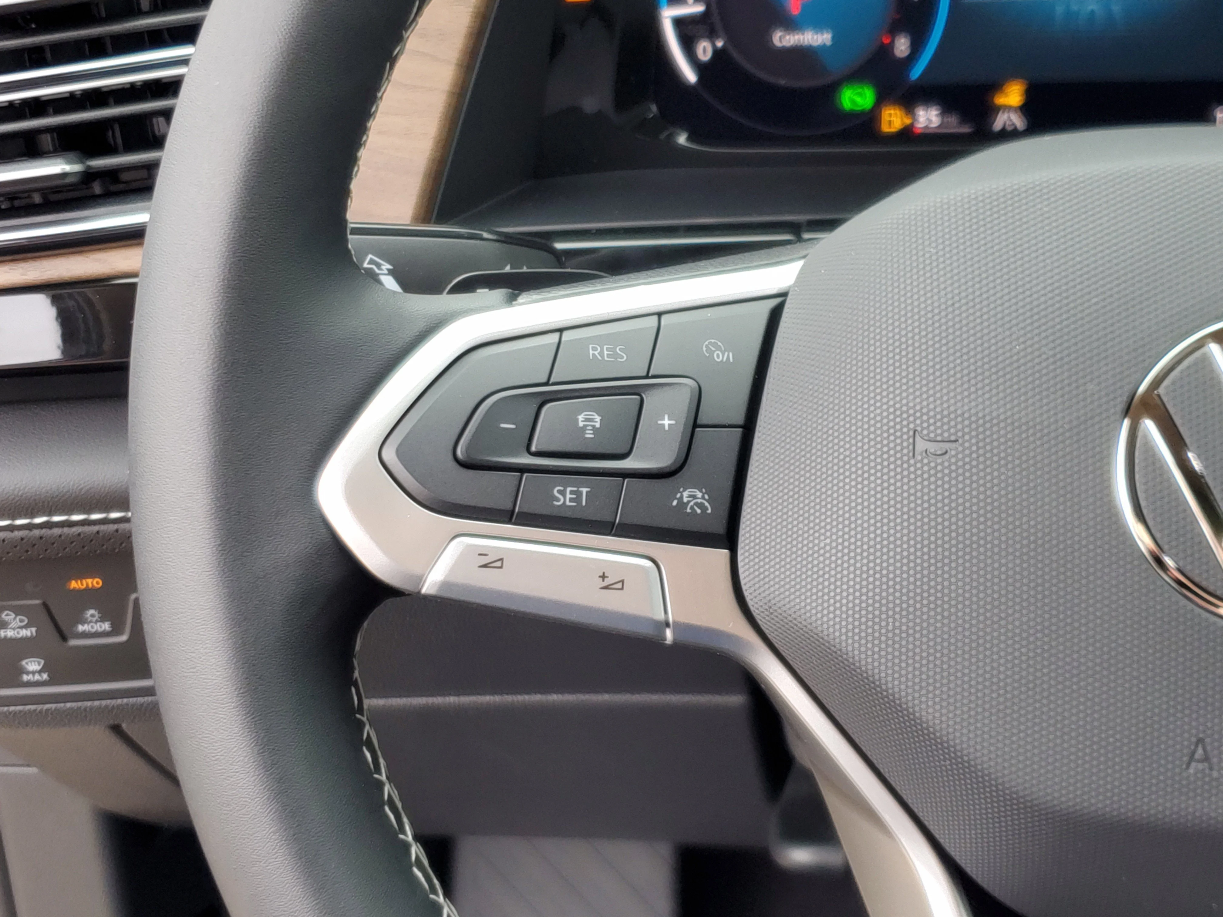 New 2026 Gray Volkswagen 2.0T SE w/Technology image 23