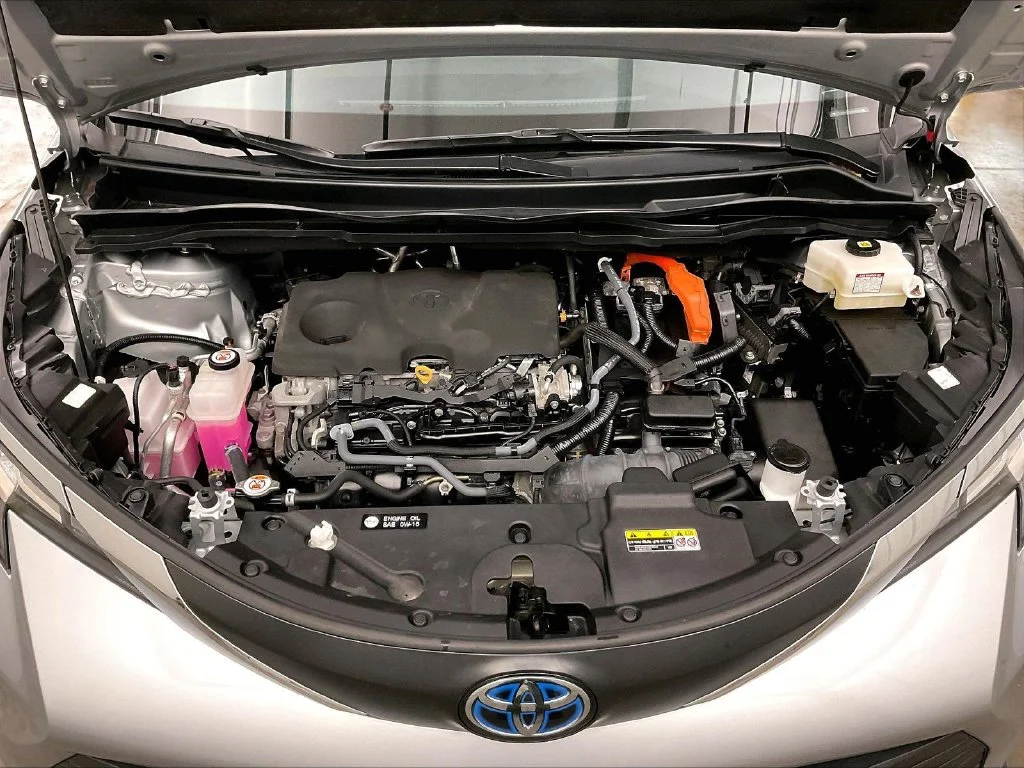 Used 2023 Silver Toyota XLE image 14