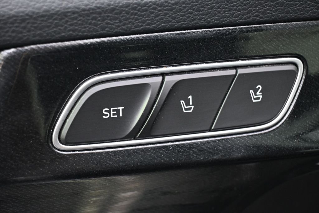Used 2021 White Hyundai Calligraphy image 24