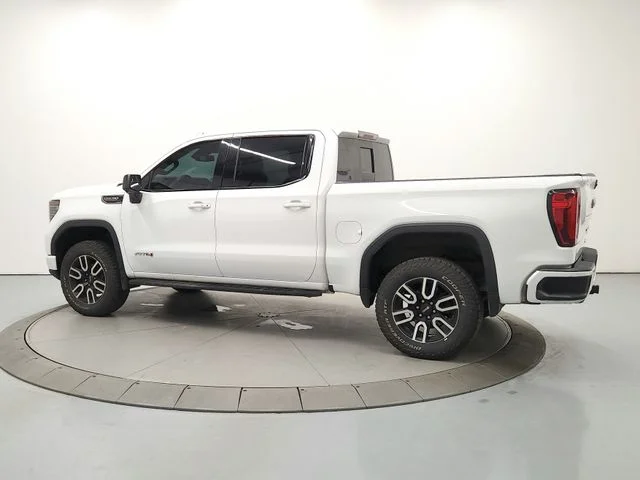 Used 2022 White GMC AT4 image 5