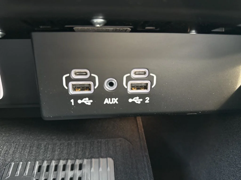 New 2026 Velvet Red Pearl-Coat Exterior Paint Jeep  image 37