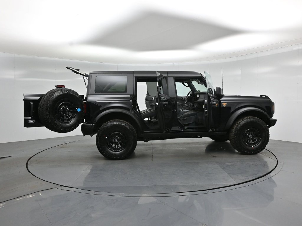 New 2026 Shadow Black Ford Badlands image 4