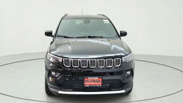 New 2026 Diamond Black Crystal Pearl-Coat Exterior Paint Jeep Limited image 2