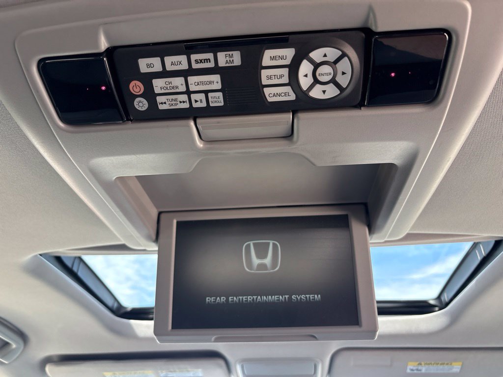 Used 2016 Blue Honda Touring image 39