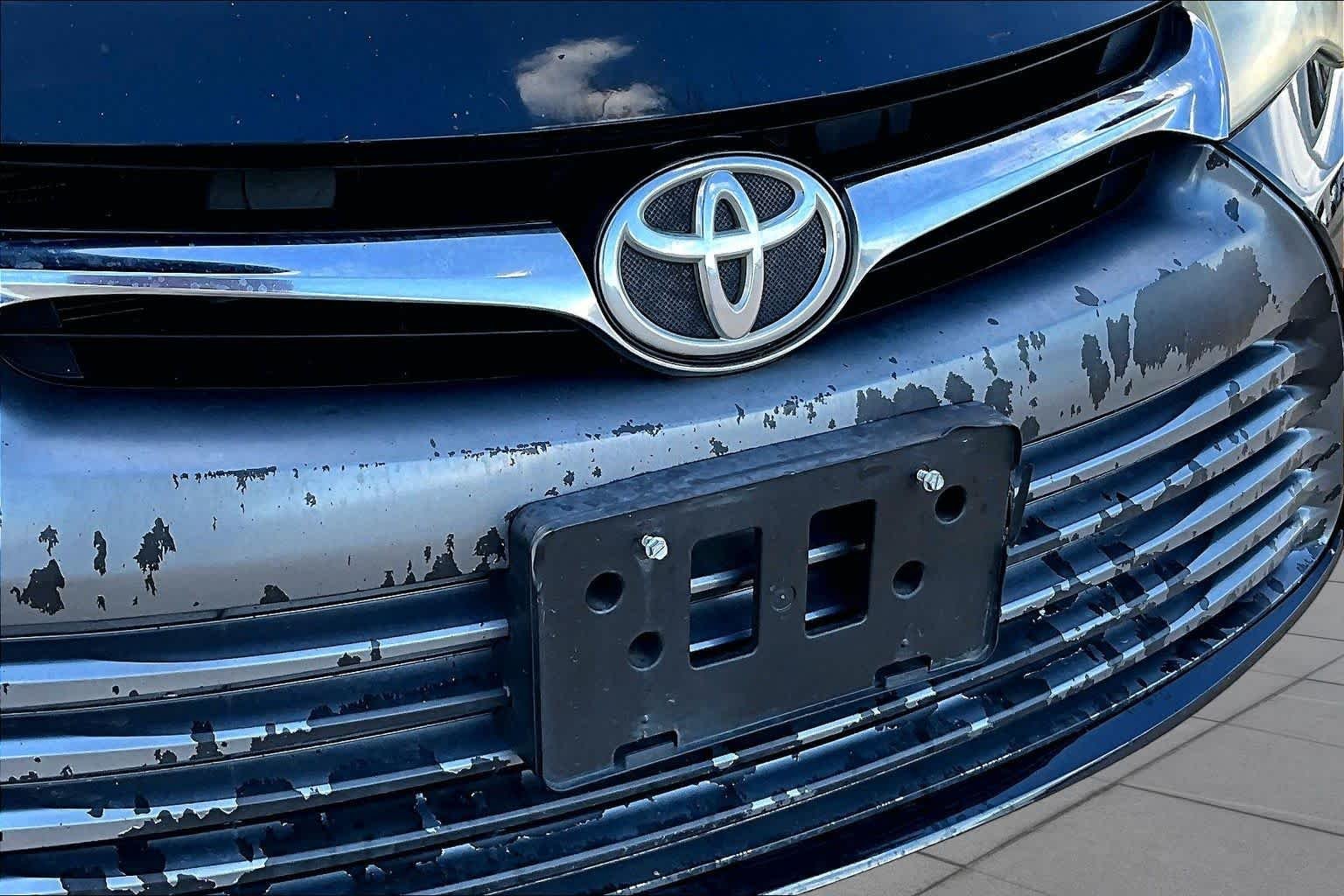 Used 2015 Cosmic Gray Mica Toyota LE image 30