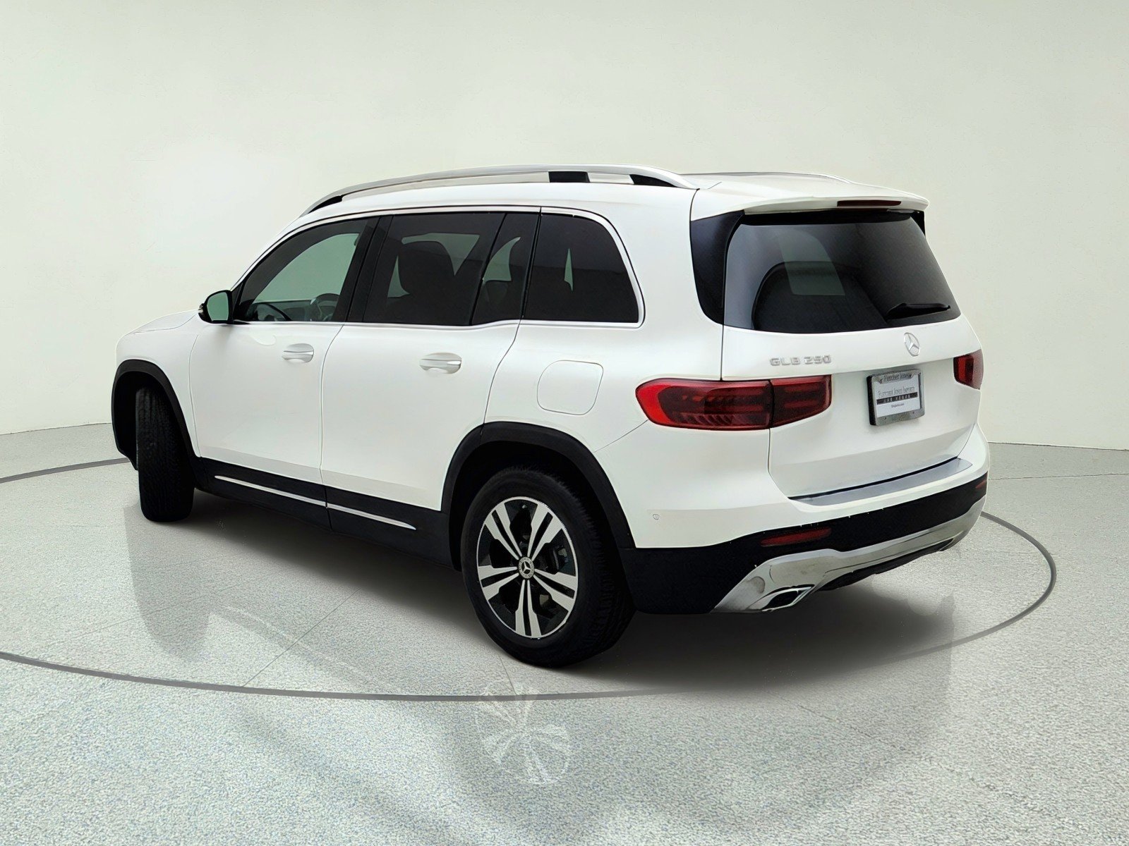 Certified Used 2026 Polar White Mercedes-Benz GLB 250 image 12