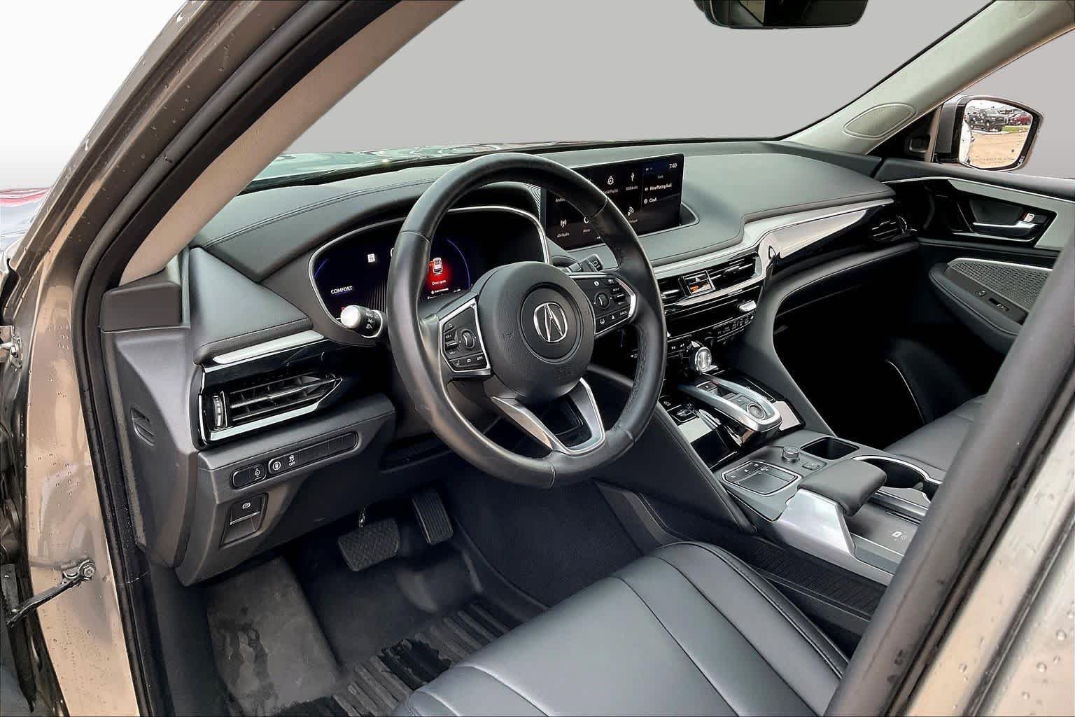 Used 2024 Liquid Carbon Metallic Acura  image 15